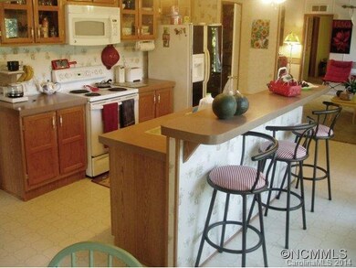 Large Spacious Kitchen