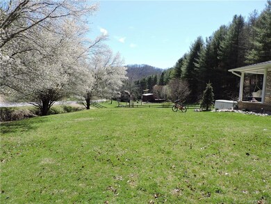 505 Jr Pate Rd, Burnsville, NC 28714 - photo 4