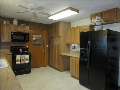 .... granite countertops and a pantry.
