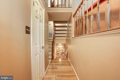 5724 Mason Bluff Dr, Burke, VA 22015 - photo 2