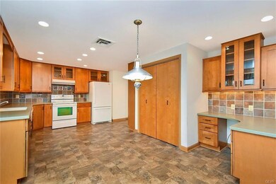 2215 County Line Rd, East Greenville, PA 18041 - photo 5