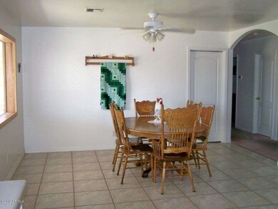 EAT IN KITCHEN