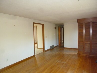 17 Woodlawn Rd, Hadley, MA 01035 - photo 5