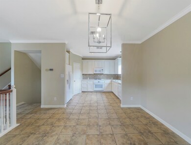 Open dining/kitchen plan