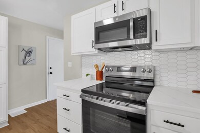 16-web-or-mls-40-n-chesterfield-rd
