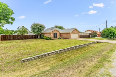 3109 Crockett St, Granbury, TX 76049 - photo 3