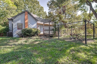 735 N Robinson St, Cleburne, TX 76031 - photo 4