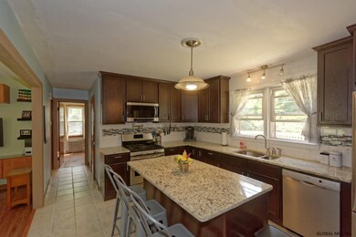 27 Robinhood Rd, Albany, NY 12203 - photo 7