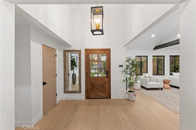 13541 Chandler Blvd, Sherman Oaks, CA 91401 - photo 2