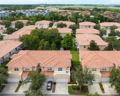 277 Valencia Cir, Saint Petersburg, FL 33716 - photo 2