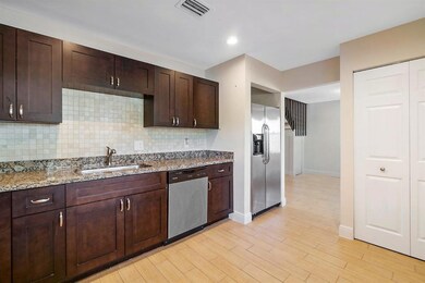 008-16417GrapeWay-DelrayBeach-FL-small