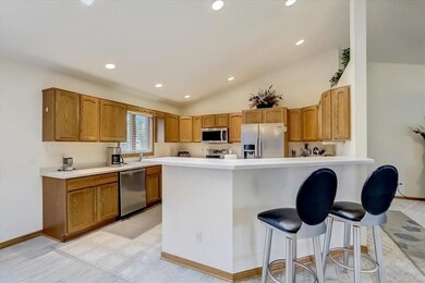 3117 Glenbarr Dr, Janesville, WI 53548 - photo 6