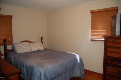 106 N Ludlow Beroom 1