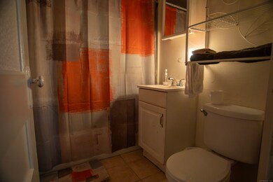 381 Congress Ave, Waterbury, CT 06708 - photo 6