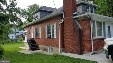 2108 Thistlebloom Rd, Gwynn Oak, MD 21207 - photo 3