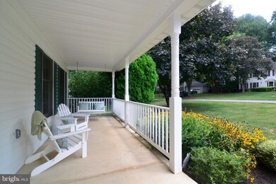 11617 Quail Ridge Ct, Reston, VA 20194 - photo 2