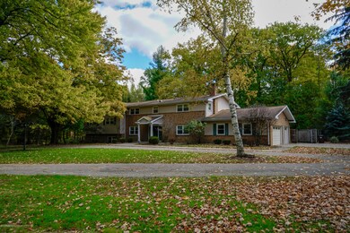 1304 Maycroft Rd, Lansing, MI 48917 - photo 2