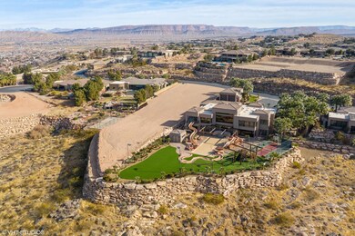 30_512CliffPointDrive_181015_AerialView_