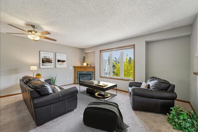 15931 Hyland Pointe Ct, Apple Valley, MN 55124 - photo 6