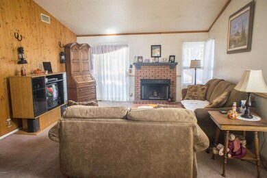 6 Open living room