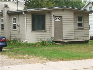 512 Foreman St, Lowell, MI 49331 - photo 2