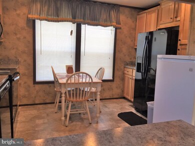 842 Latshaw Rd, Spring City, PA 19475 - photo 4