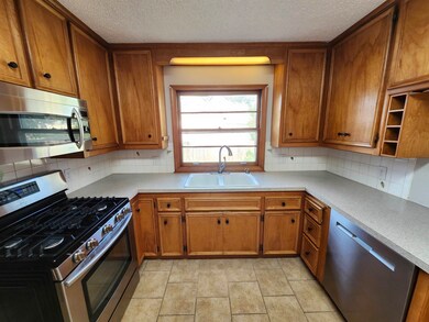 411 E Mulvane St, Mulvane, KS 67110 - photo 6