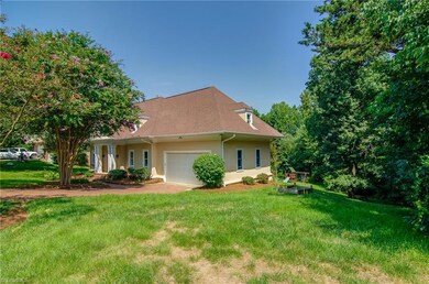 2112 Candelar Dr, High Point, NC 27265 - photo 2