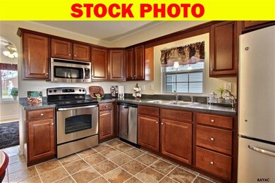 76 S 4th St, Mount Wolf, PA 17347 - photo 2