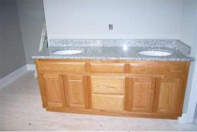 25 Beech St, Millis, MA 02054 - photo 4