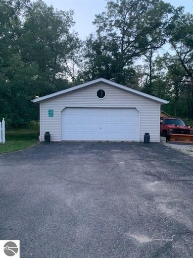 1585 Crystal Dr, West Branch, MI 48661 - photo 3