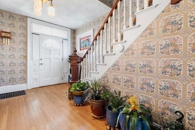 16 Hollingsworth St, Lynn, MA 01902 - photo 3