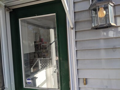 18 Leavitt side entrance