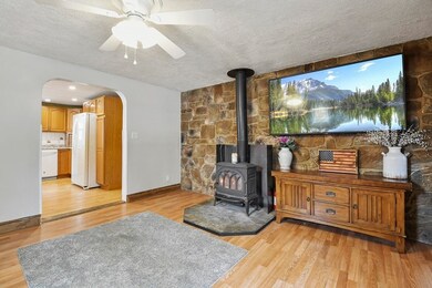 9 Benham St, Worcester, MA 01604 - photo 4