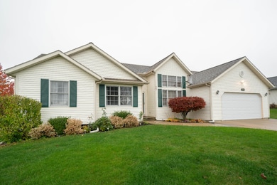 2707_Hickory_Nut_Lane_02