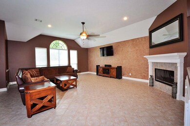 11807 Gatesden Dr, Tomball, TX 77377 - photo 6