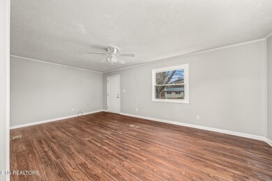 22 Lee St, Crossville, TN 38555 - photo 3