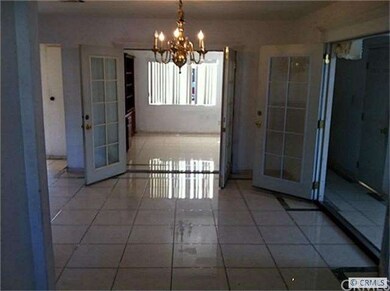 Wonderful Open Floor Entrance!