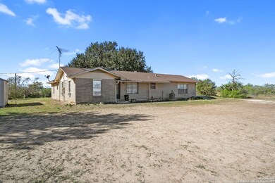 298 Sh-239, Kenedy, TX 78119 - photo 4