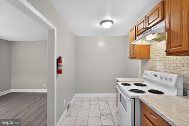 1001 Burnside Rd, Sharon Hill, PA 19079 - photo 6