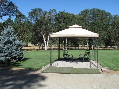 8554 Old Stage Rd, Central Point, OR 97502 - photo 3