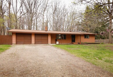 6711 Pine Court-102