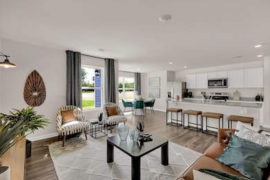 01 - Family Room + Casual Dining + Kitch