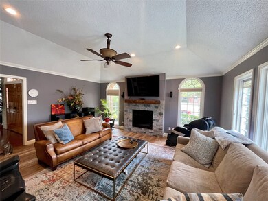 2201 Edgewater Ct, Bedford, TX 76021 - photo 7