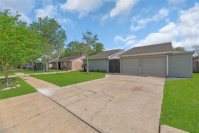 16335 Forest Bend Ave, Friendswood, TX 77546 - photo 2