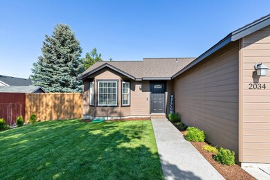 2034 SW 31st St, Redmond, OR 97756 - photo 3