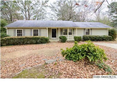 What a great home in the Vestavia School systems, 