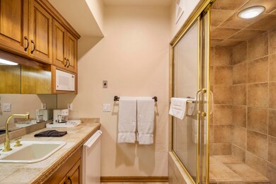 56954 Peppermill Cir unit 2-G, Sunriver, OR 97707 - photo 6