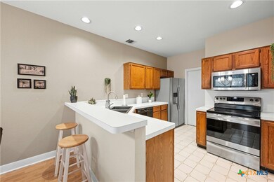 Kitchen Breakfast Bar