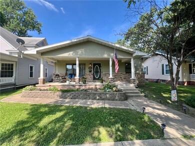 1013 S 15th St, Mattoon, IL 61938 - photo 2